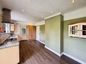 BELLFIELD AVENUE- click for photo gallery